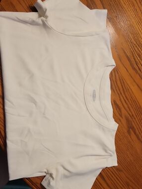 Old Navy Women’s White Short-Sleeve Top - Classic Crewneck